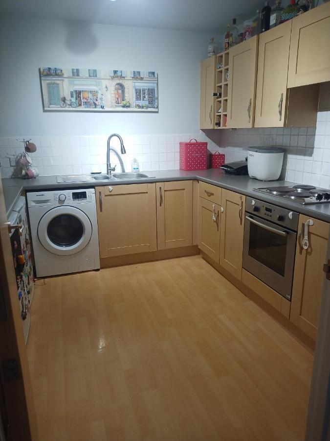 Double Room In A Top Floor Shared Apartment Northampton Eksteriør bilde