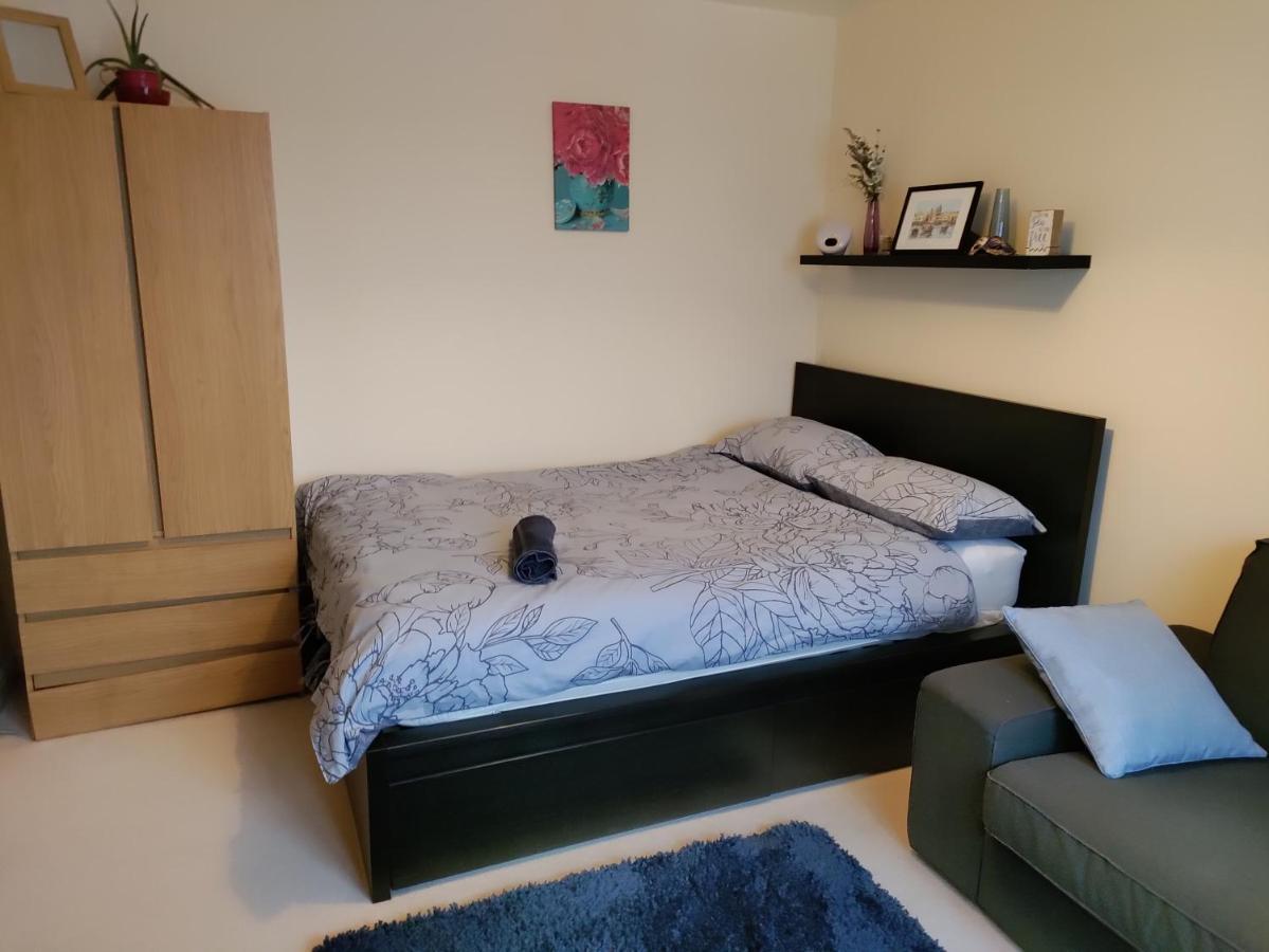 Double Room In A Top Floor Shared Apartment Northampton Eksteriør bilde