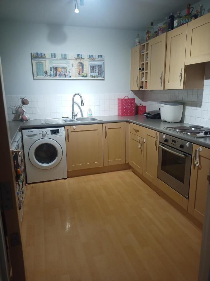 Double Room In A Top Floor Shared Apartment Northampton Eksteriør bilde
